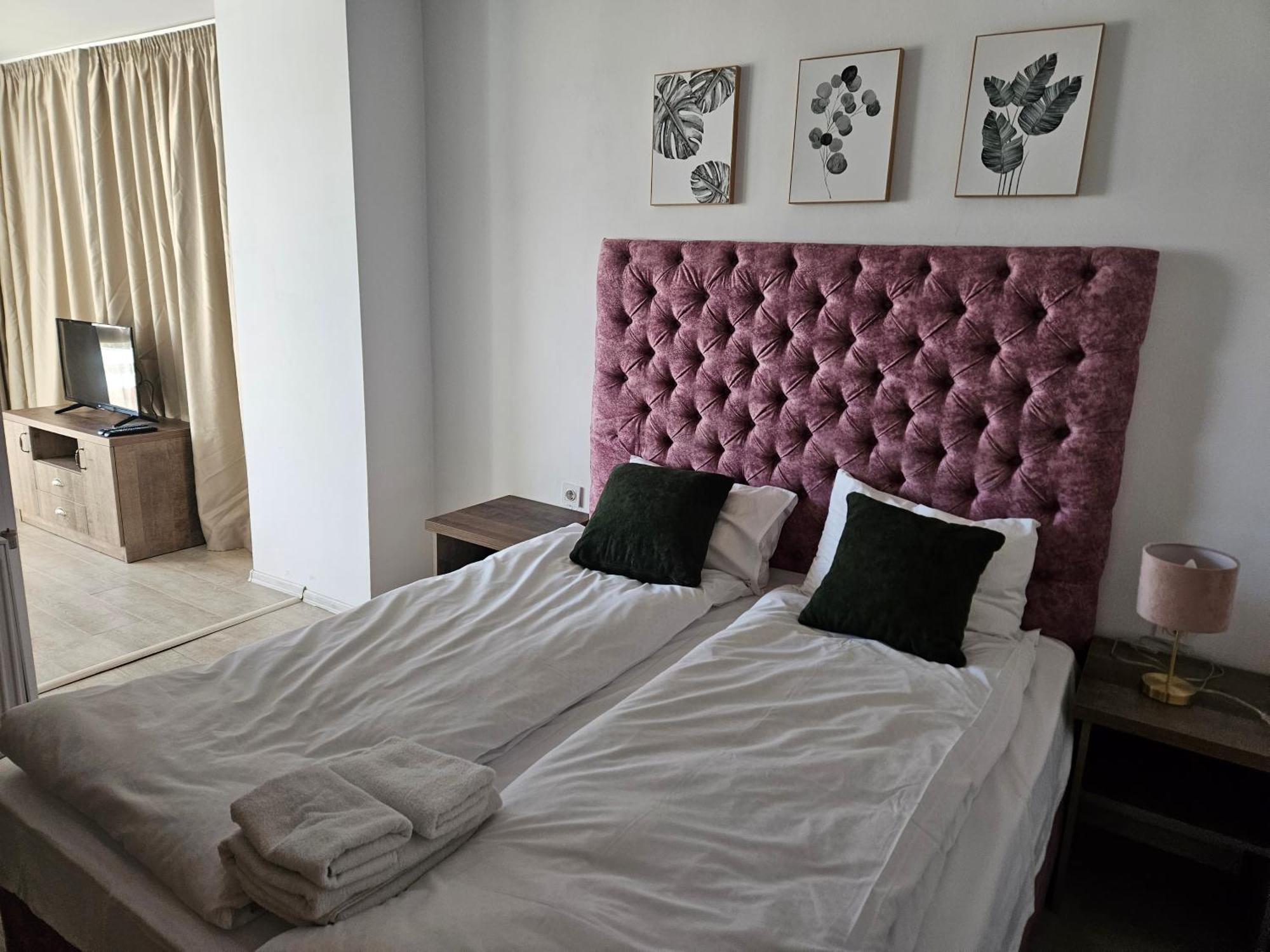Priyateli - Friends Hotel Veliko Tŭrnovo Room photo