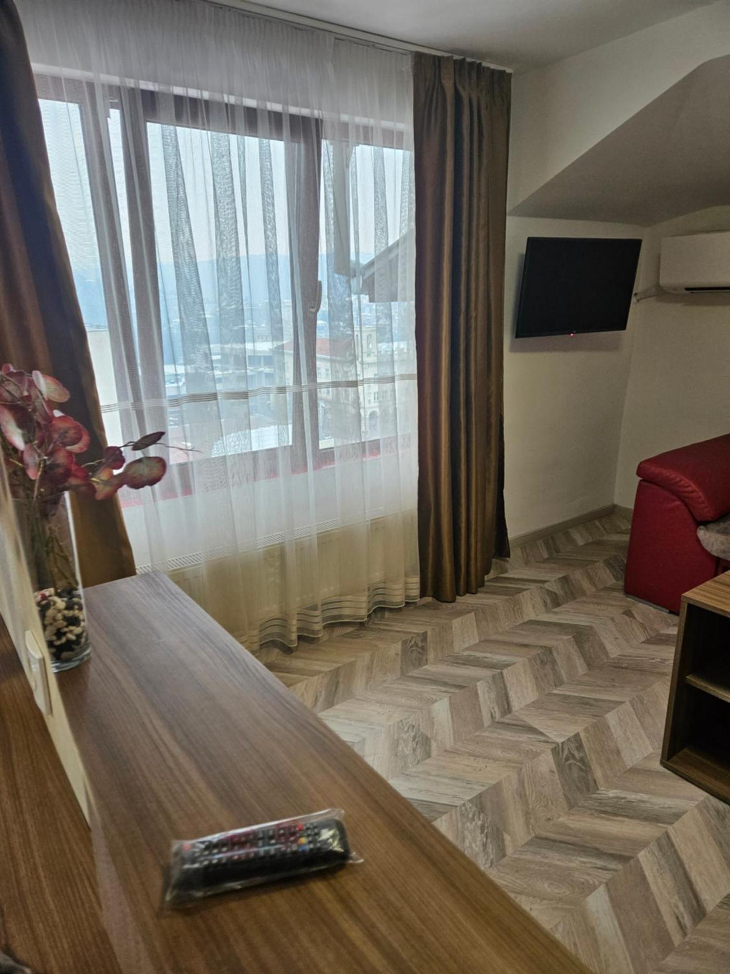 Priyateli - Friends Hotel Veliko Tŭrnovo Room photo